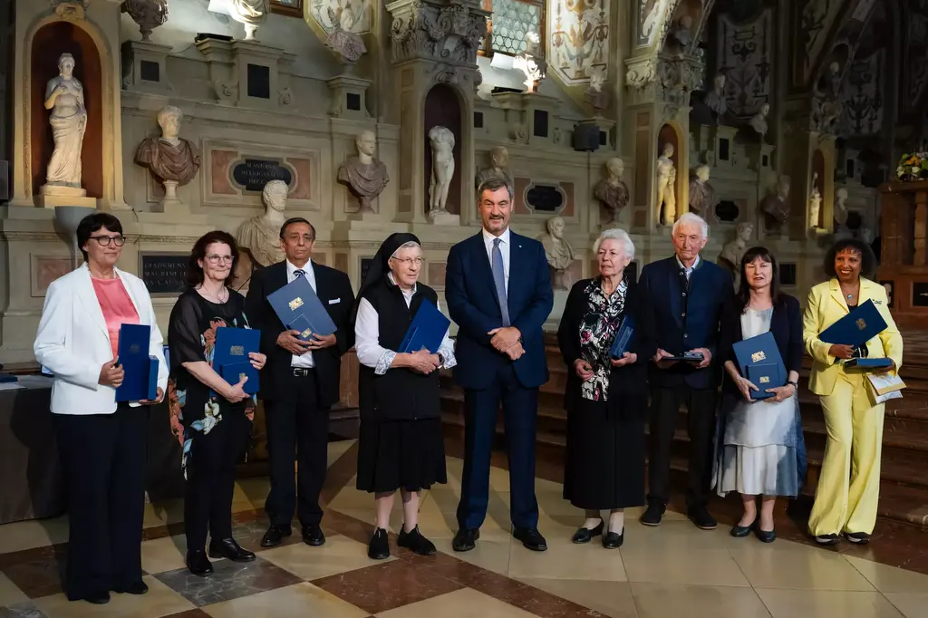 München: Ministerpräsidnet Söder hat Ursula Kalb den Bayerischen Verdienstorden verliehen und vor allem den Einsatz von Sant'Egidio für die Obdachlosen hervorgehoben