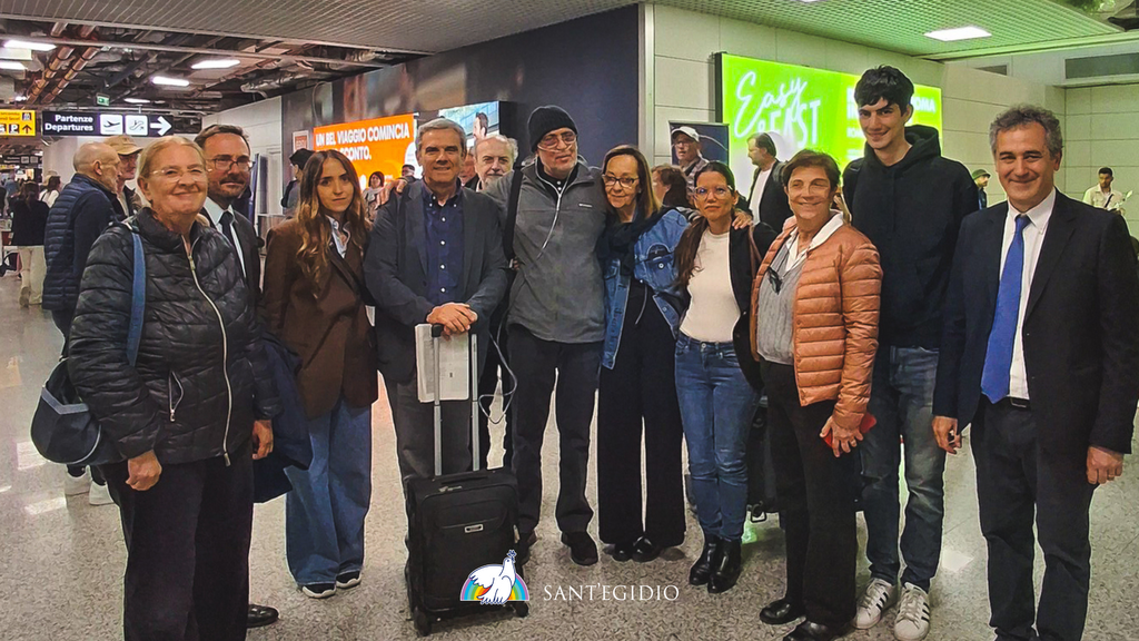 Alfredo Schiavo, all'arrivo a Roma dopo una lunga detenzione in Venezuela: 