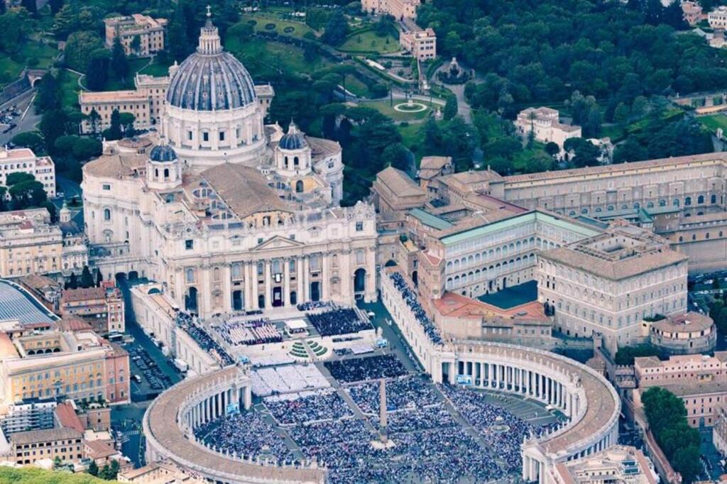 Die ganze Liebe von Papst Leo XIV. Leitartikel von Marco Impagliazzo zur Homilie des Papstes bei der Feier der Inthronisation