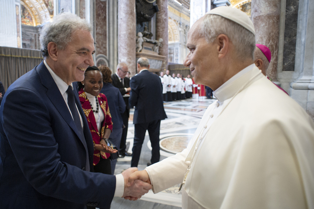 Papa Leone, in occasione del Giubileo dei Movimenti e delle Nuove Comunità, incontra il presidente di Sant'Egidio Marco Impagliazzo e Aline Minani, della Comunità di Goma in Congo