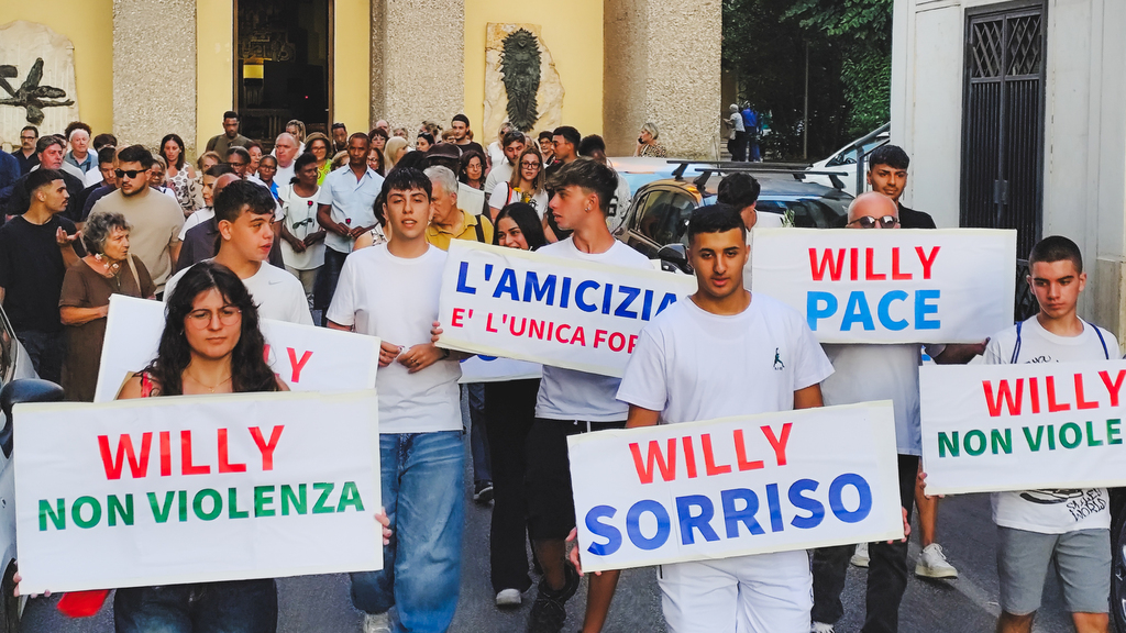 I Giovani per la pace di Colleferro, una cittadina vicino Roma, ricordano Willy Monteiro, il giovane ucciso 5 anni fa per aver tentato di fermare un atto di violenza